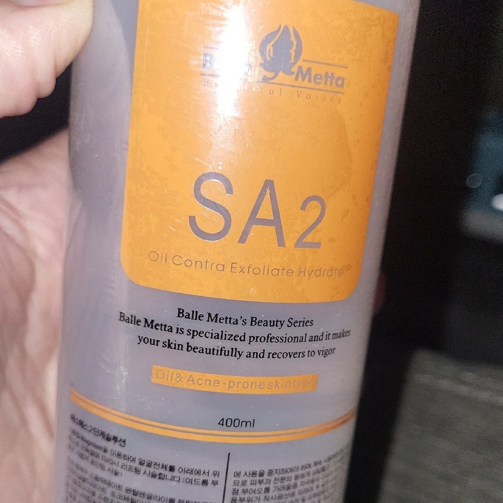 SA2 Skincare Cleanser - White and Orange - Picture 6 of 10